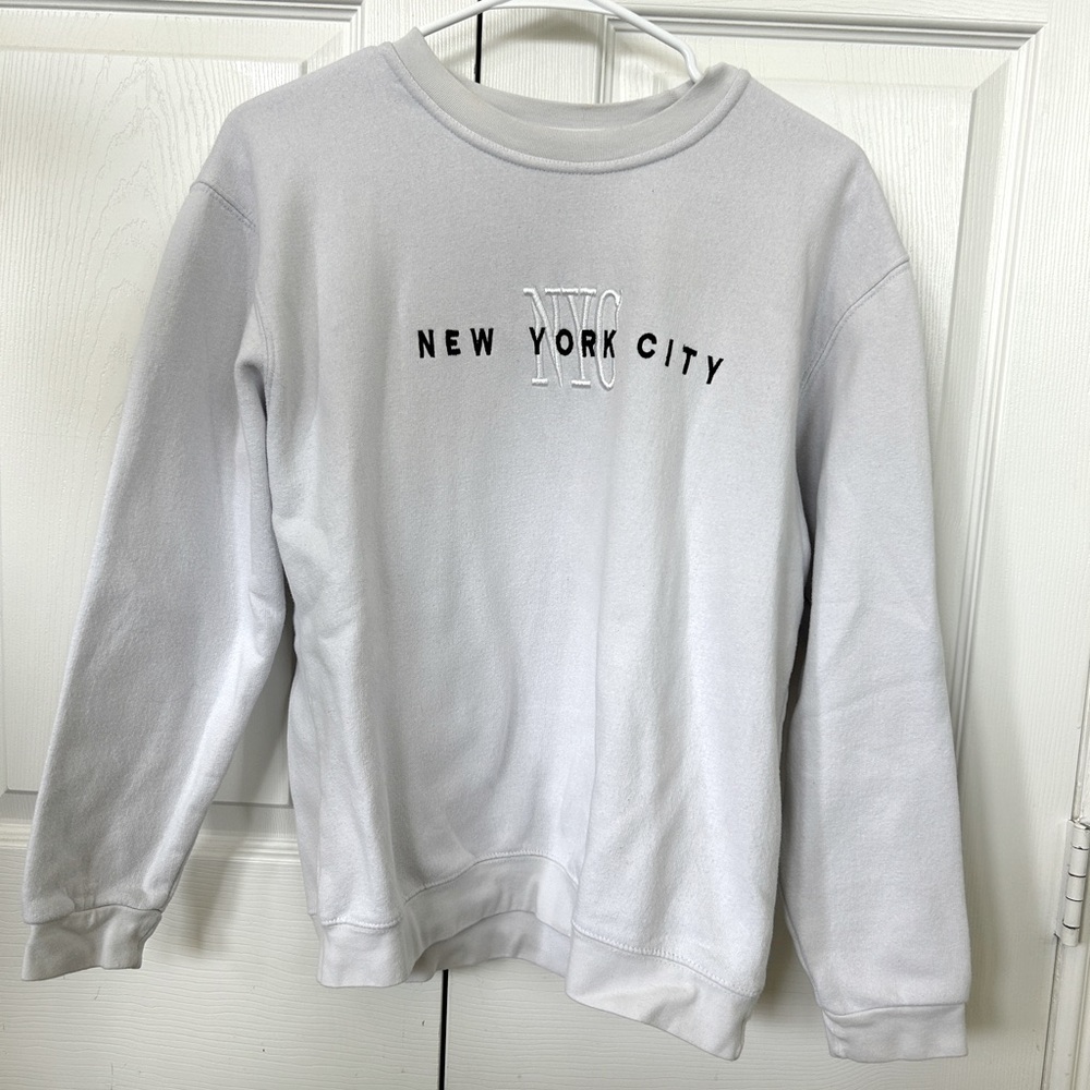Wali USA Women’s Medium New York City White Sweatshirt